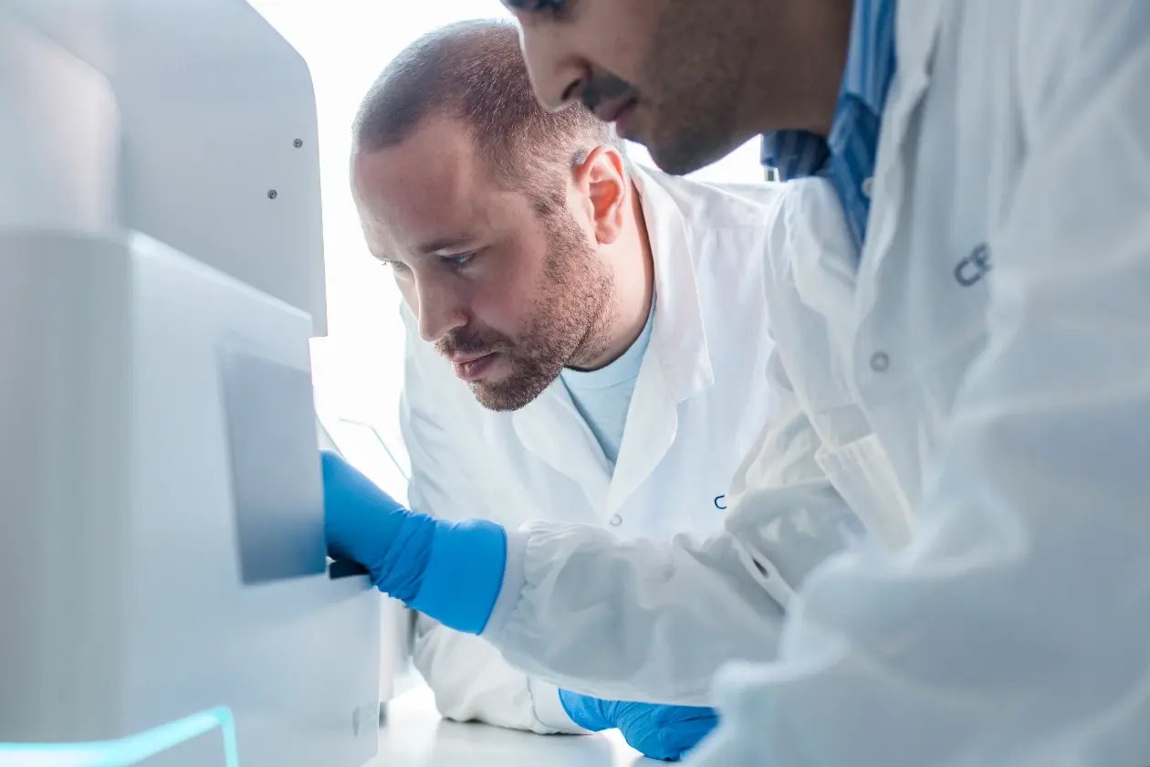 UPSIGHT People In Lab