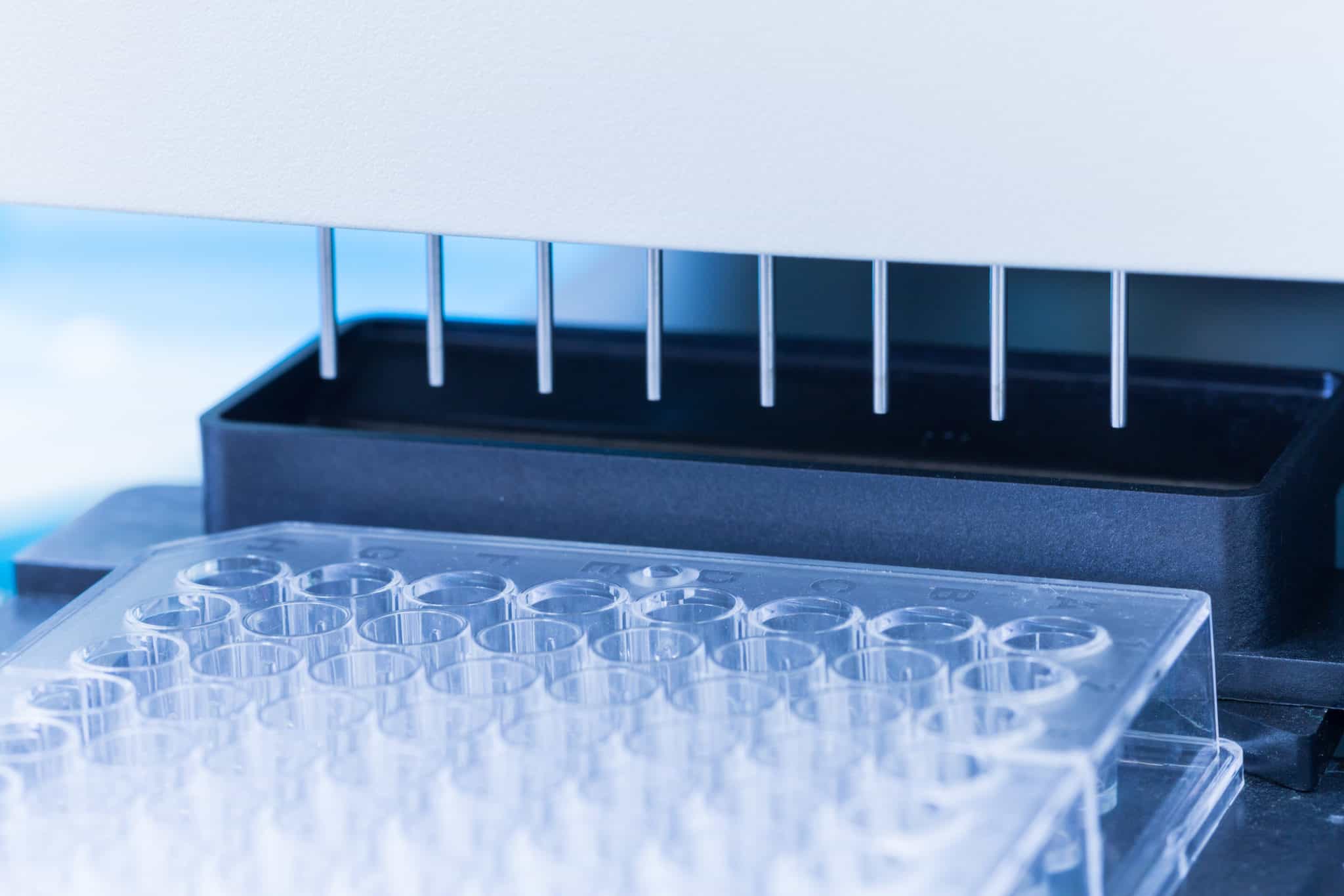C.WASH_TechNote_Highly-Efficient-Washing-of-Microwell-Plates-Using-Centrifugal-Forces-2048x1365